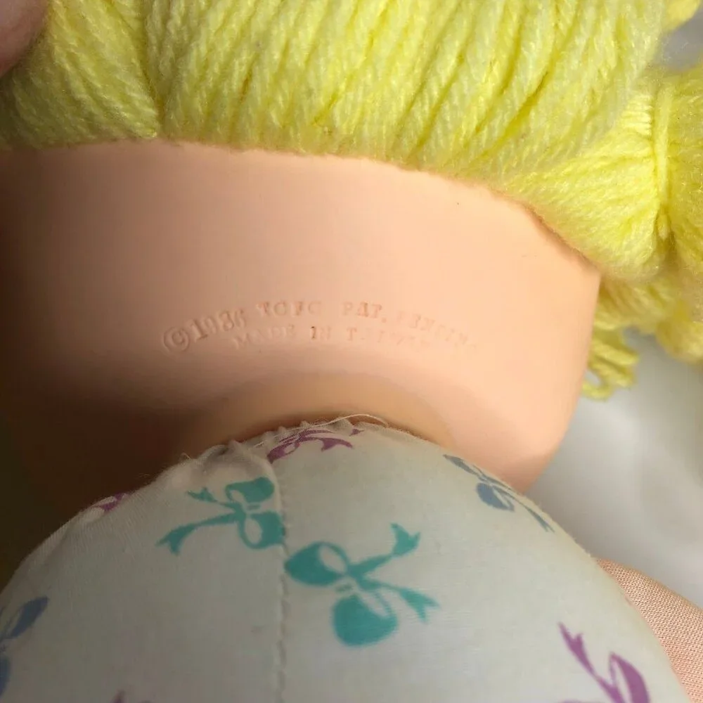 Vintage 1986 American Greetings Amtoy Blonde Tuggabows‎ Doll 18”
